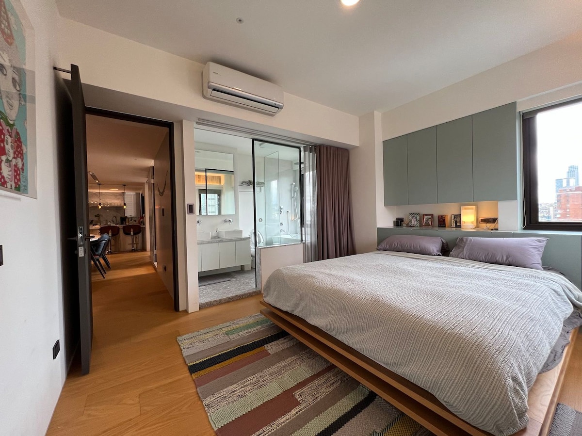 Designer apt in the heart of Taipei City