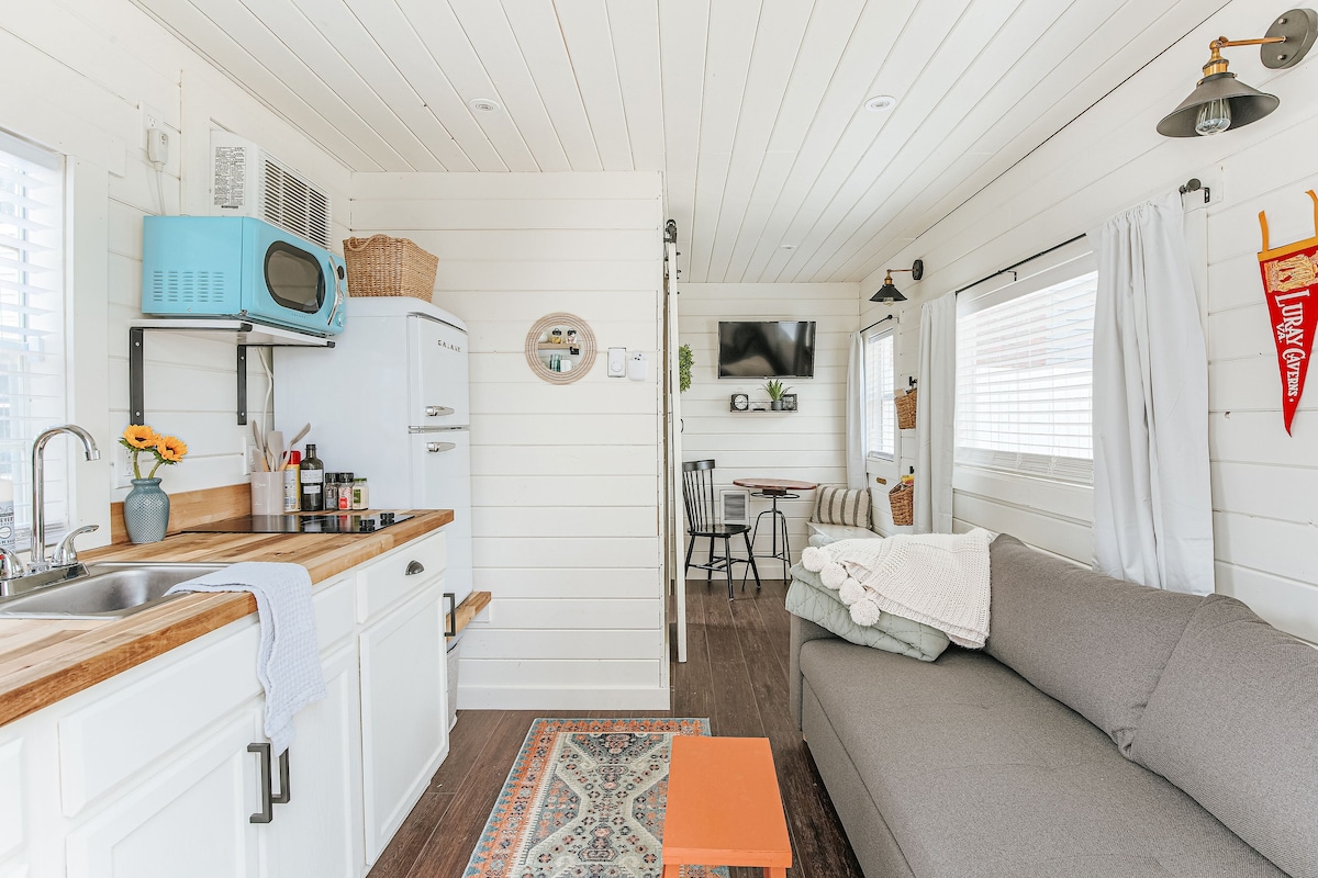 Downtown Tiny Home near Shenandoah National Park