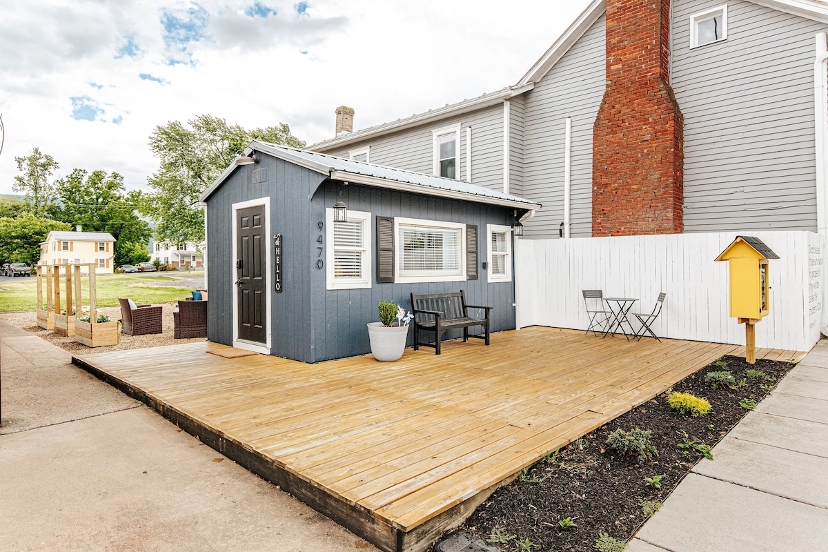 Downtown Tiny Home near Shenandoah National Park