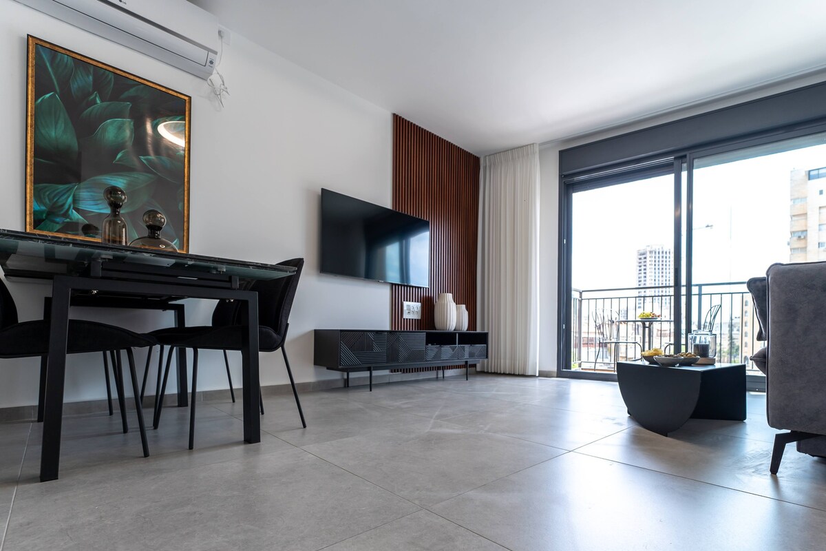 Design 2 Bedroom with balcony in JLM city center