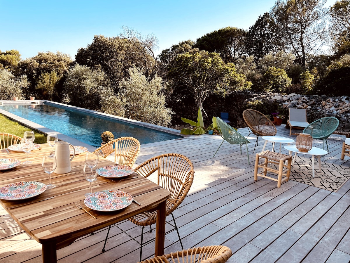 Villa bohème dans la garrigue proche d'Uzes