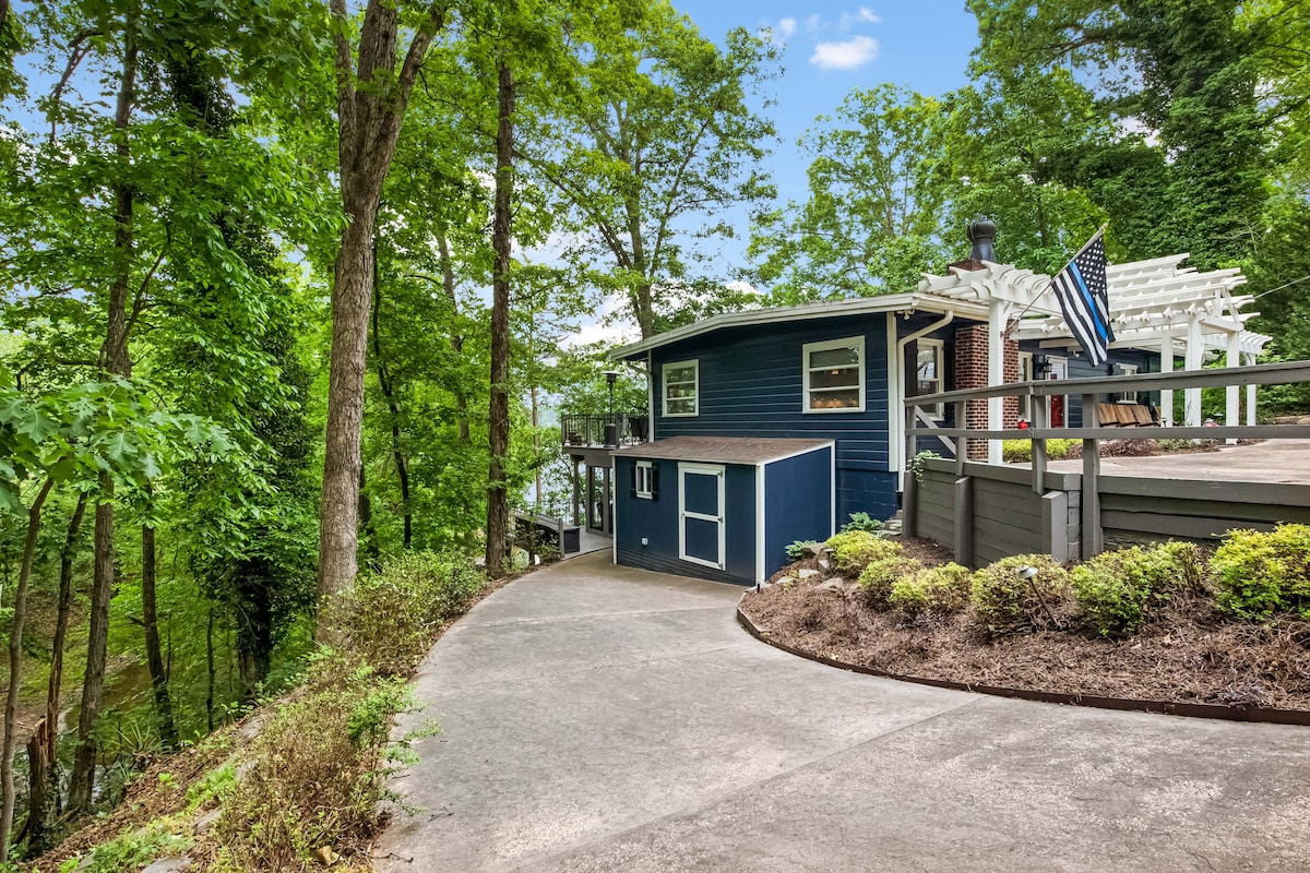 Cozy Lakefront Home w/ Boat Dock