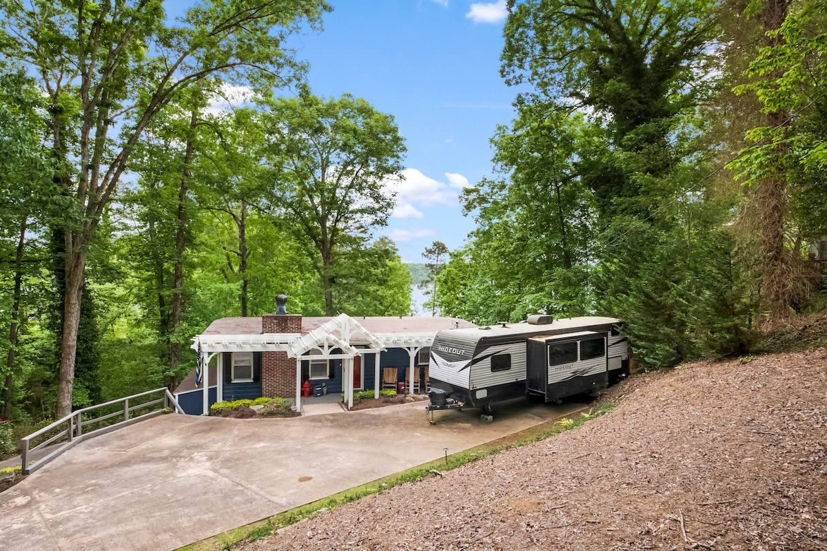 Cozy Lakefront Home w/ Boat Dock