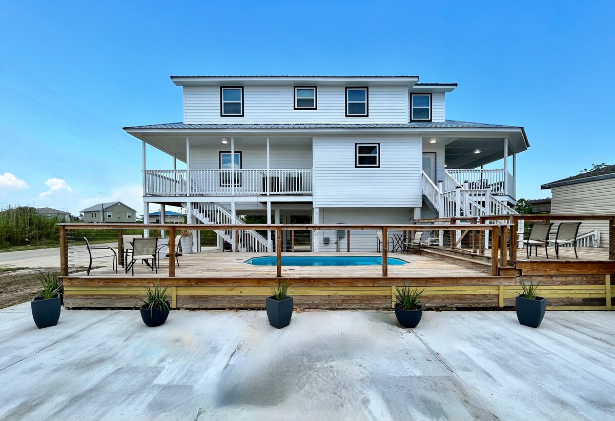 Bay Watch - 5Br 3.5 Ba Waterfront with pool