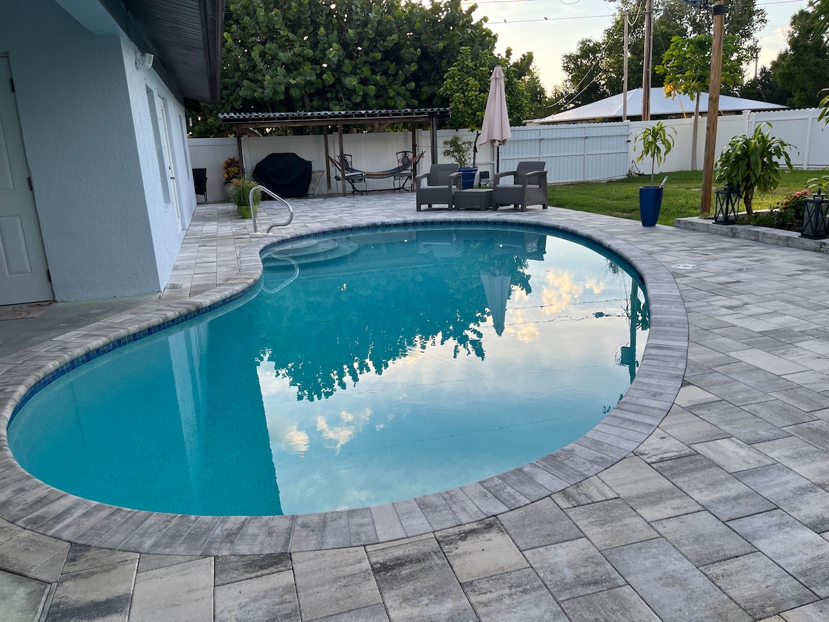 Private Suite Pool Home