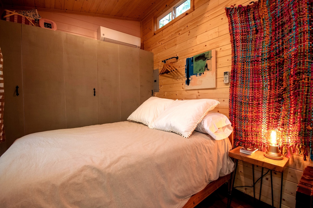 Ridgetop Tiny House | The Peach Perch