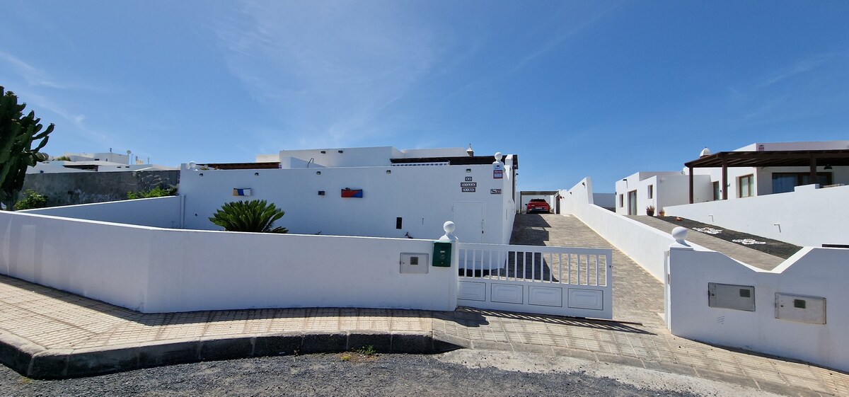 Villa with Ocean view in Playa Blanca