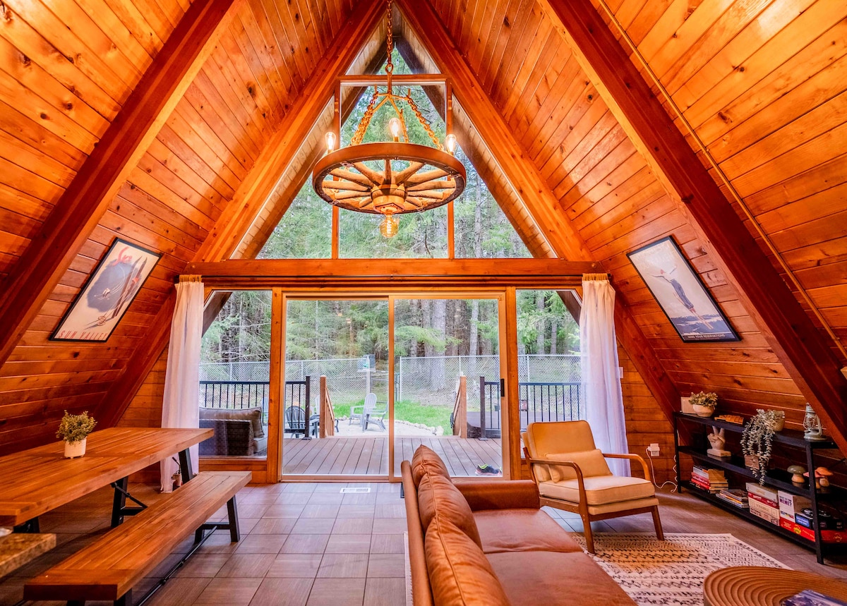 A-frame Cabin w/Hot Tub, Close to Crystal Mountain