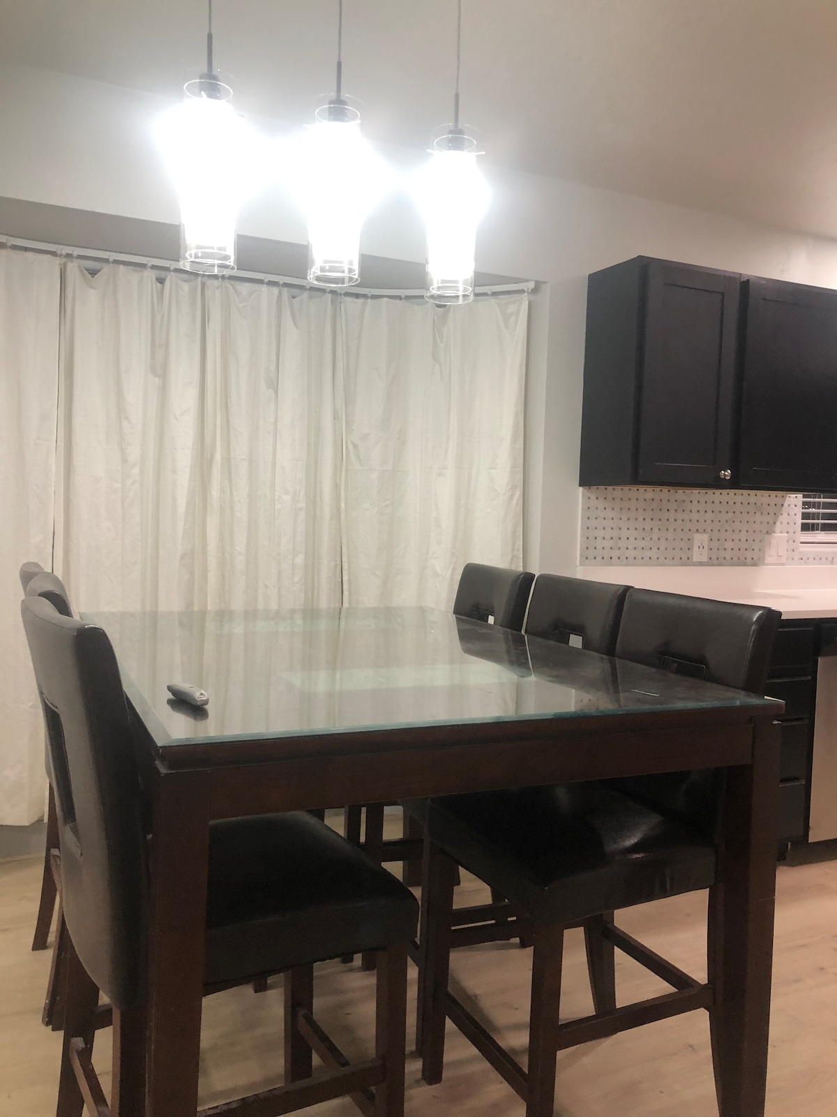 EntireHome!4BR2Bath-w/BBQSetup!