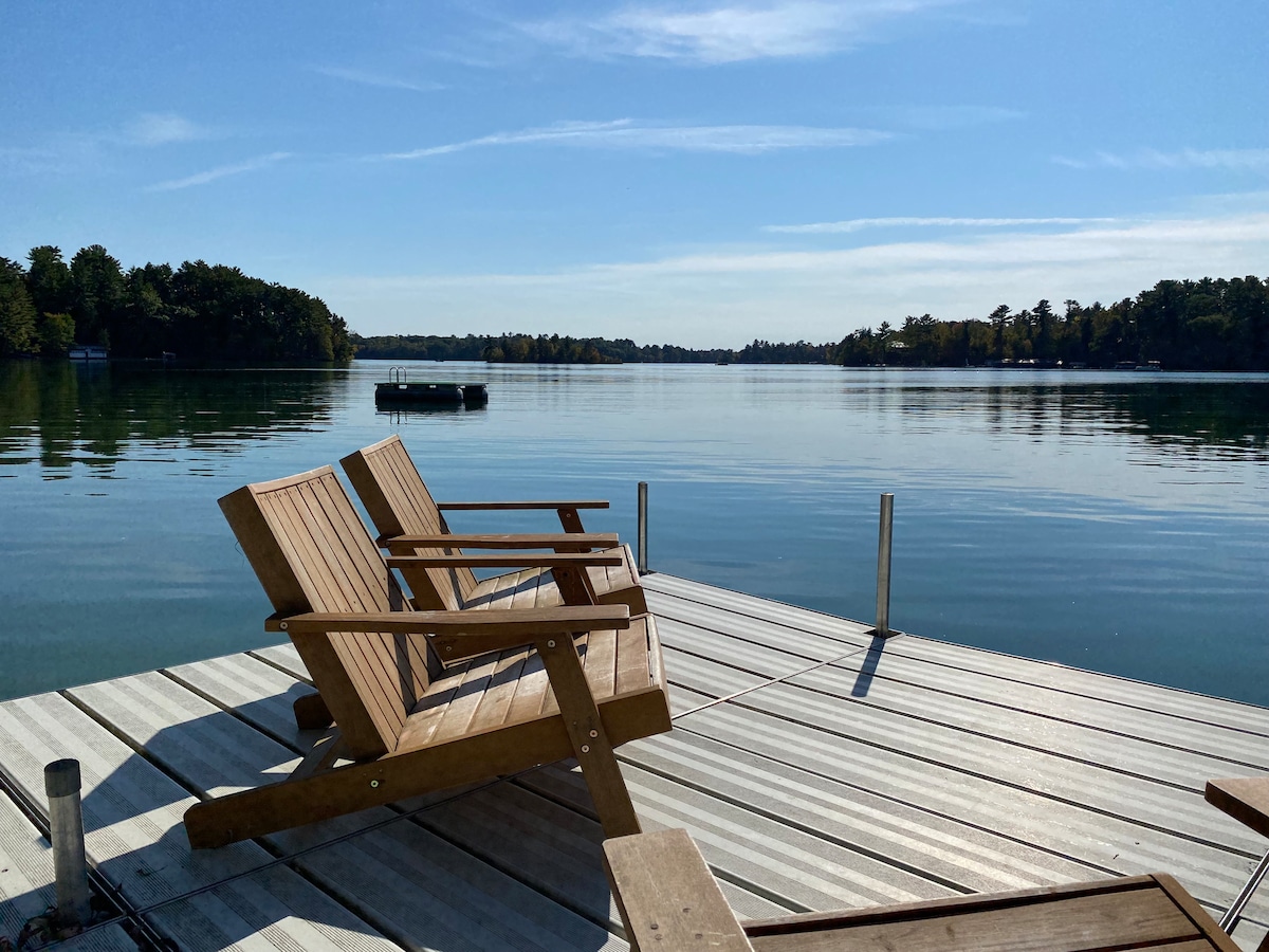 Lakefront Cottage- Chain O'Lakes