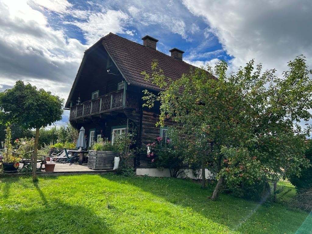 Ferienhaus: Tolle Lage, viel Platz u großer Garten