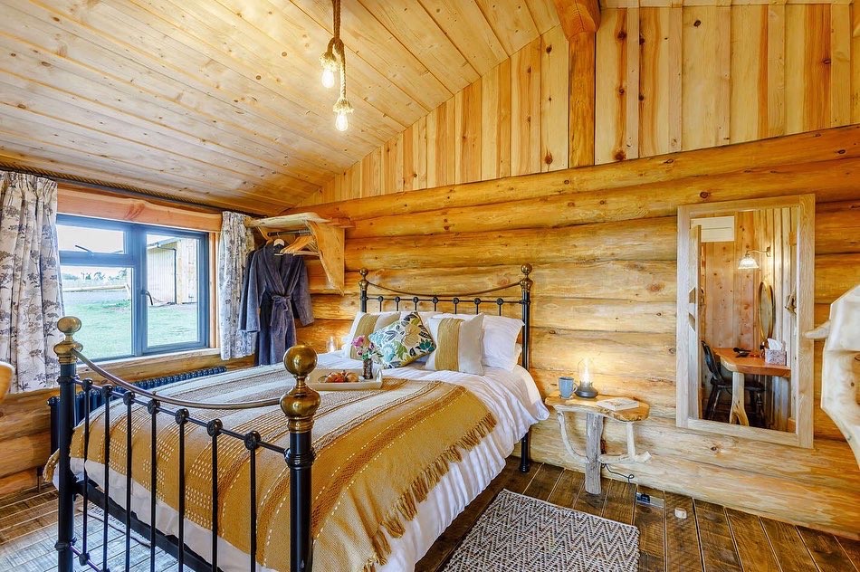 Willow, Luxury Log Cabin Retreat