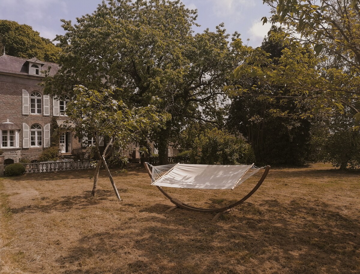 Le Manoir Caché, The Sage Room