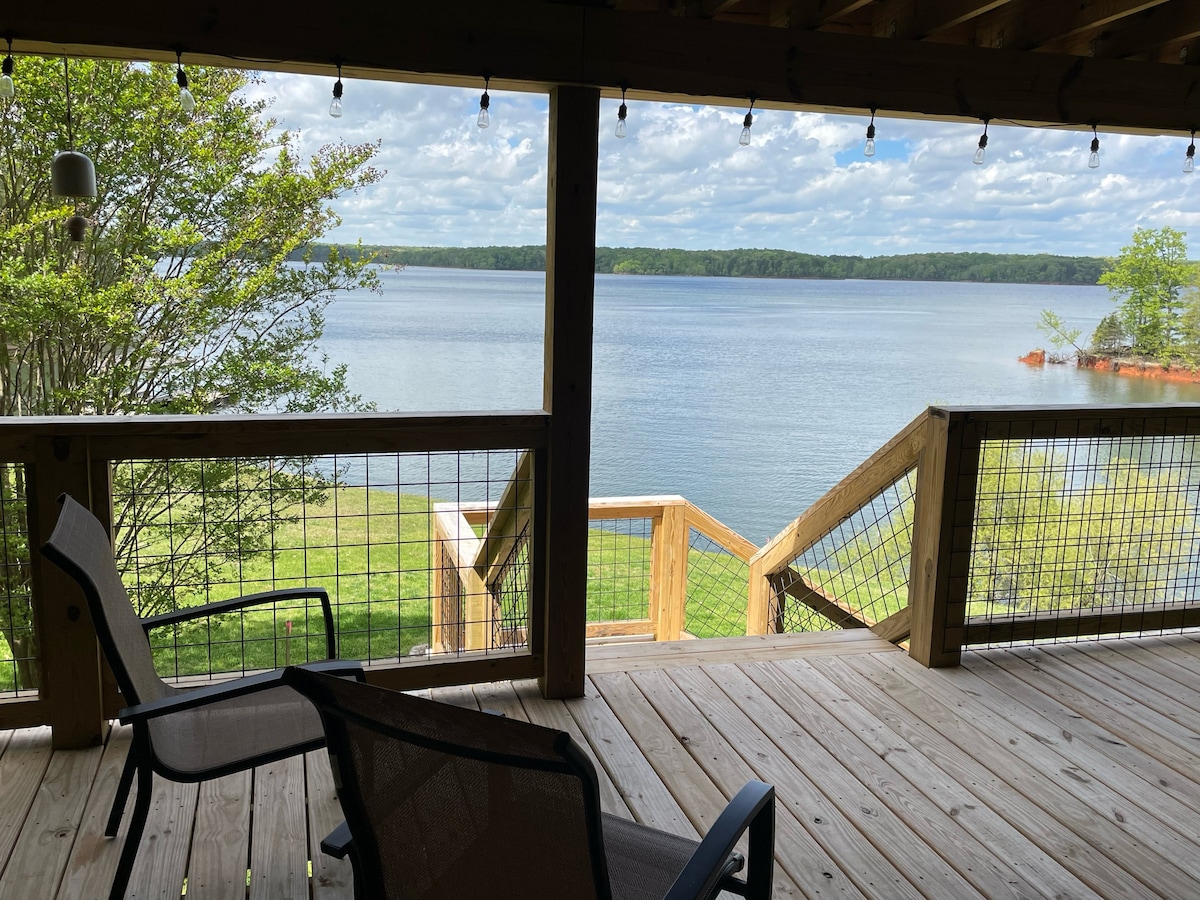 Kerr Lake/Buggs Island Lakefront Amazing View