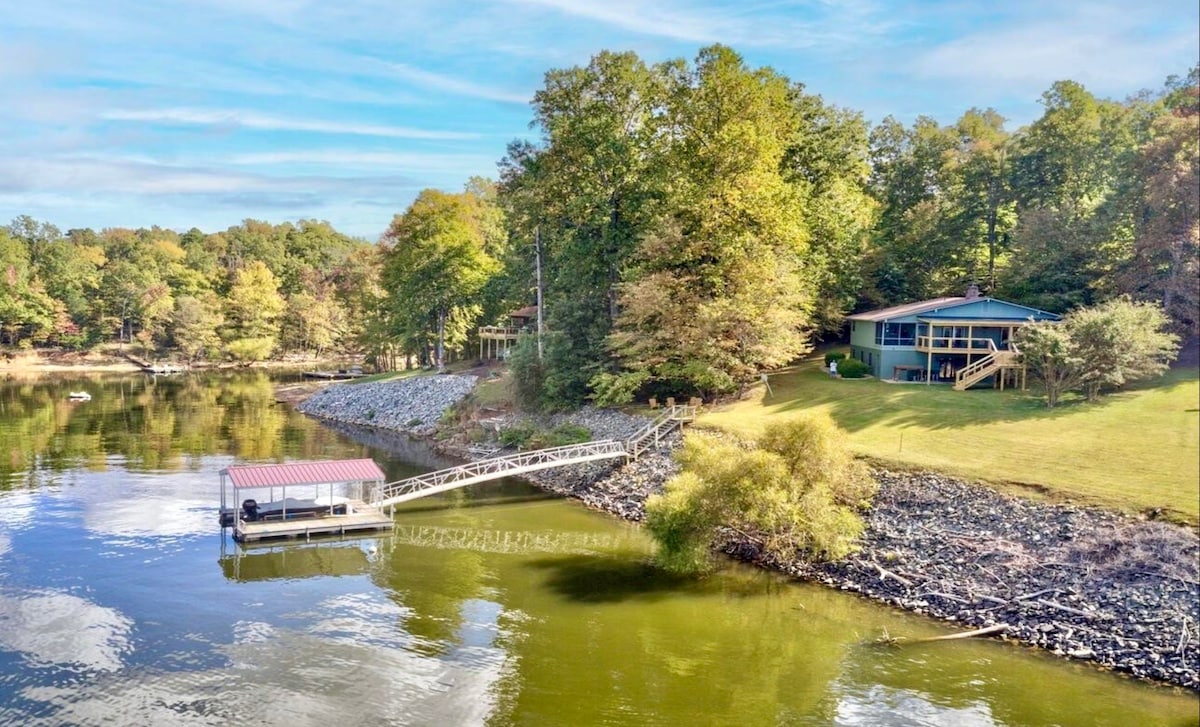 Kerr Lake/Buggs Island Lakefront Amazing View