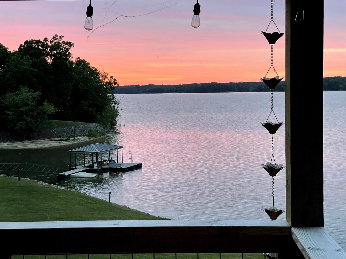 Kerr Lake/Buggs Island Lakefront Amazing View