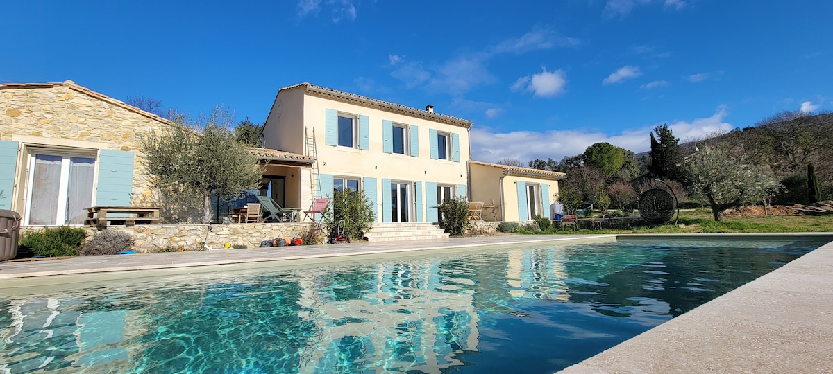 Bastide au milieu des Lavandes Piscine et Jacuzzi