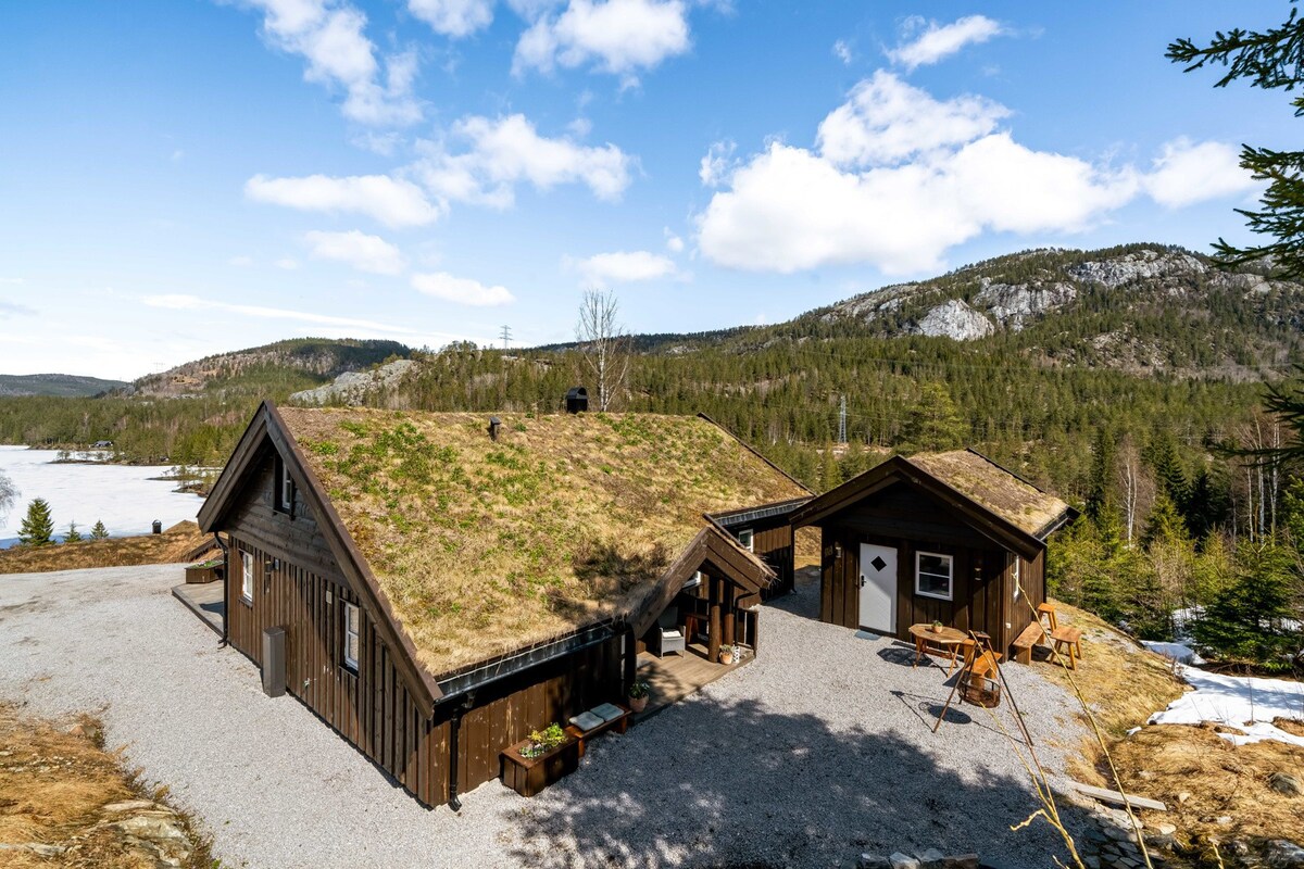 Eribo cabin with panoramic lake & mountain view