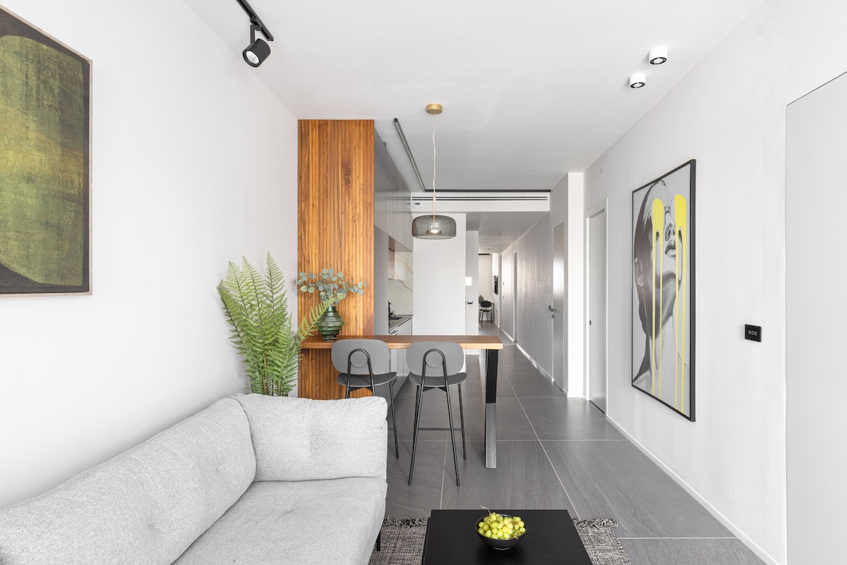 Urban Oasis Retreat by tlv2rent