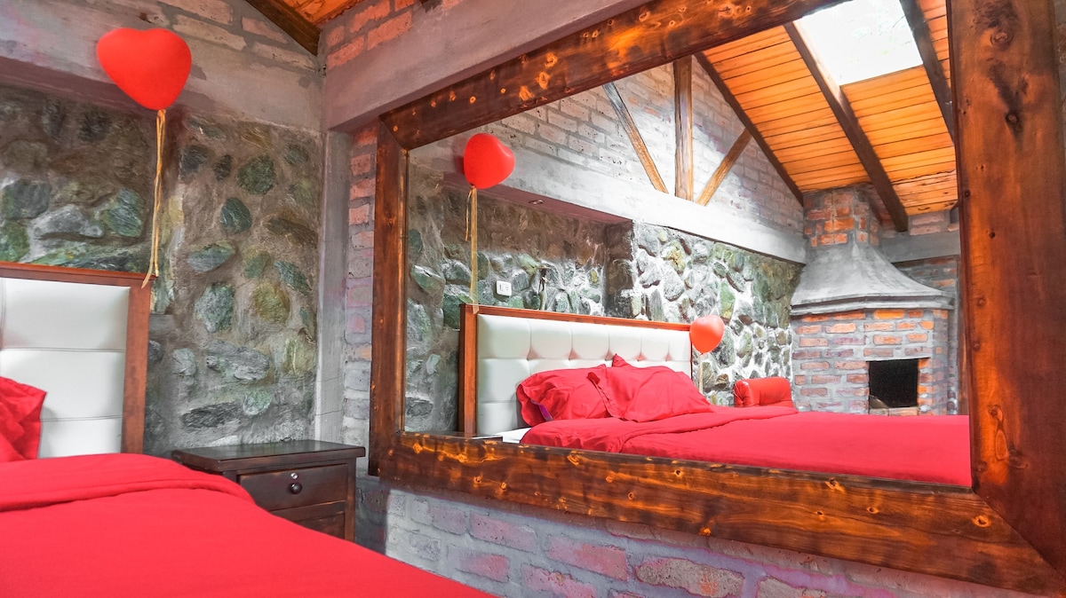 Glamping La Montaña Chalet Rojo