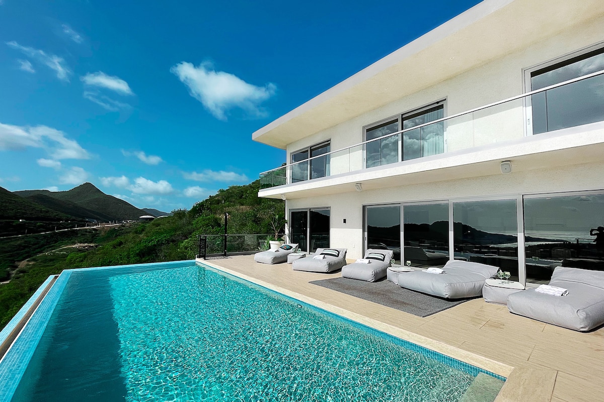 Villa Numa infinity pool 4 BR