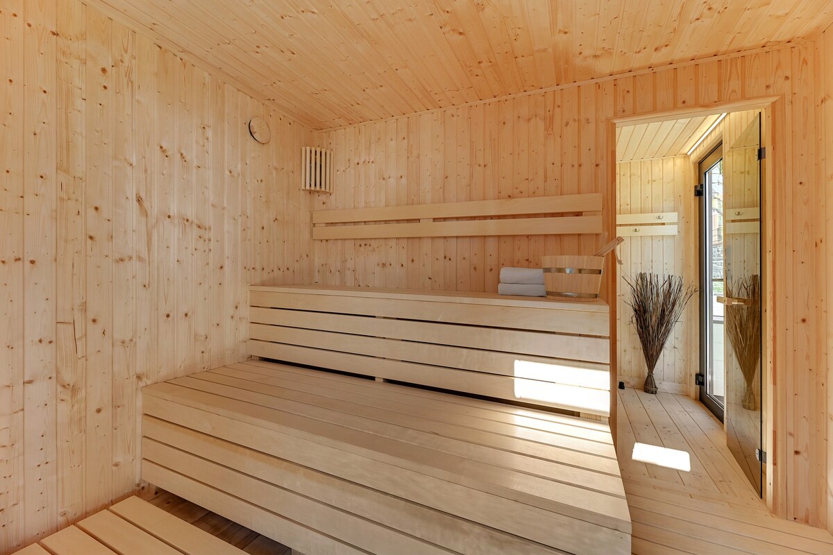 Motlava Houseboat with Sauna | Modern 2