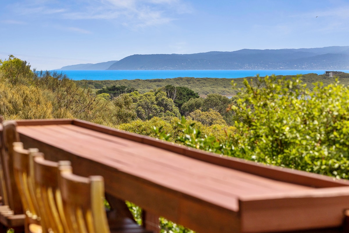 Spectacular views in the heart of Aireys & KingBed