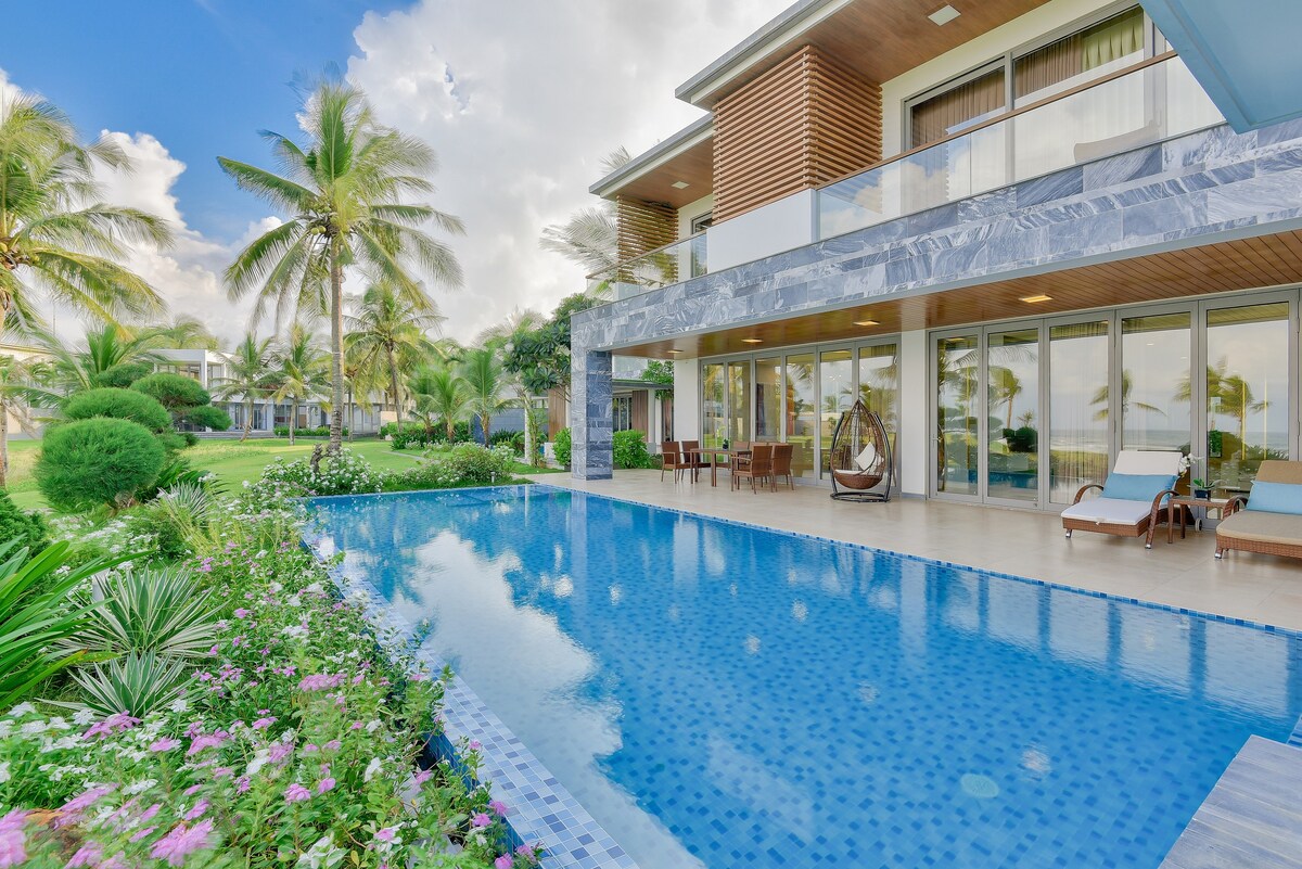 Beach & Golf Luxury Villa | Pool & Jacuzzi