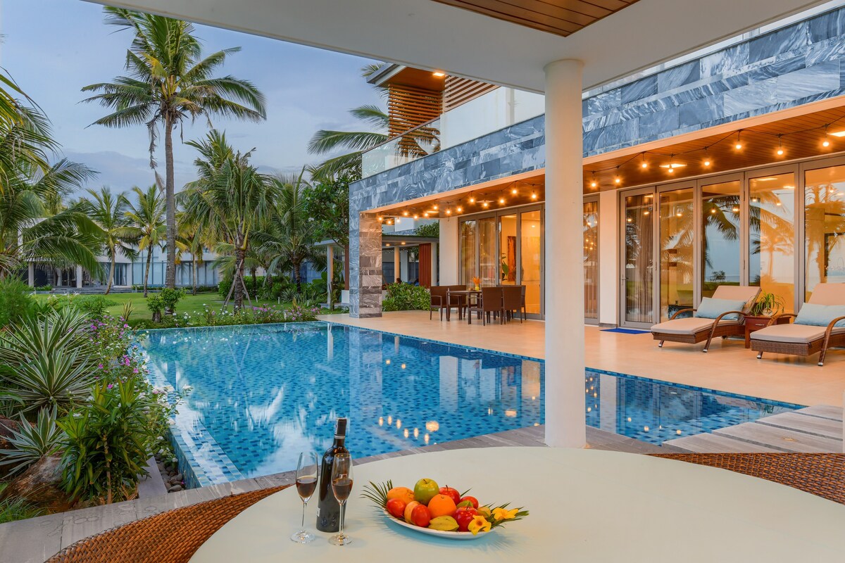 Beach & Golf Luxury Villa | Pool & Jacuzzi