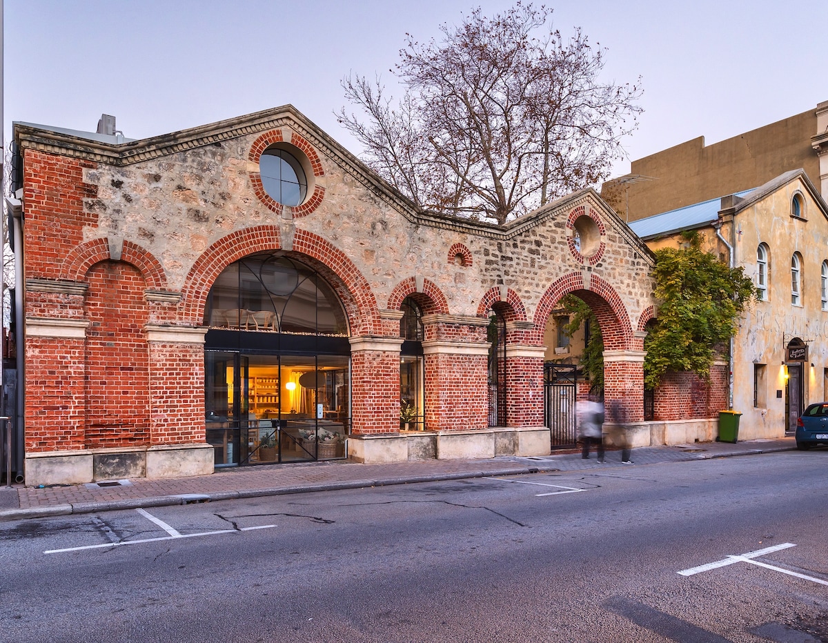 Industrial Chic in the Heart of Fremantle