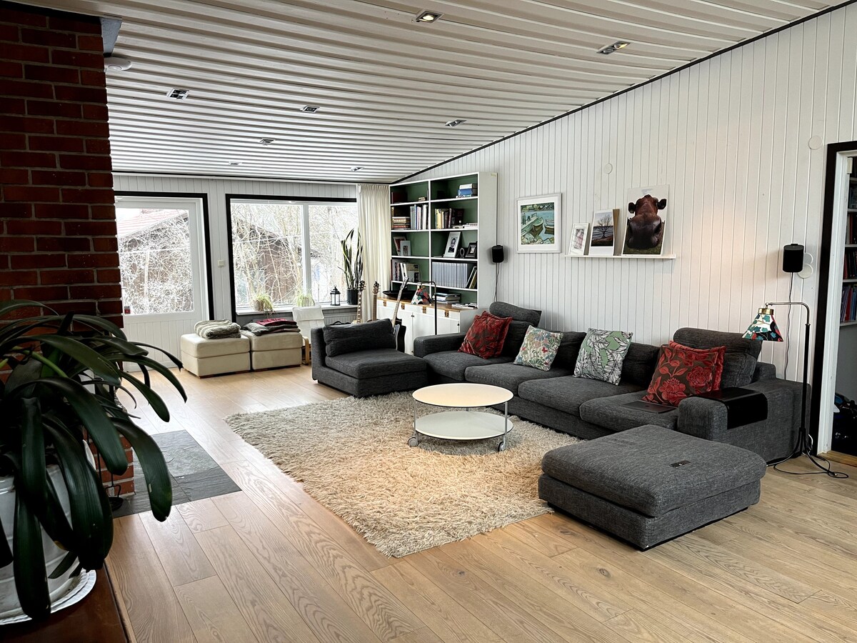 Pampig villa med fantastiskt läge i Näsbypark