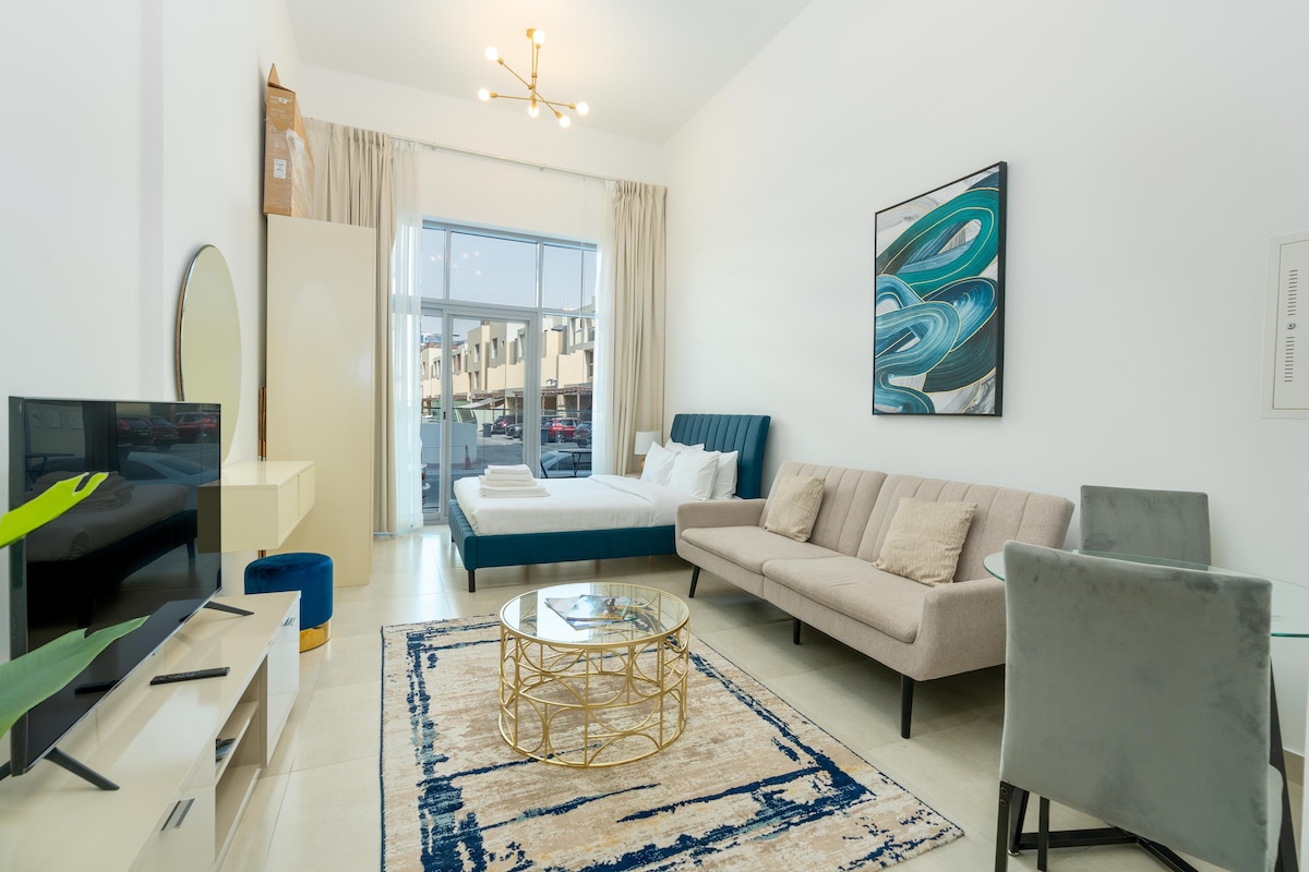 Beautifully Furnished Studio Apartment, Dubai JVC!