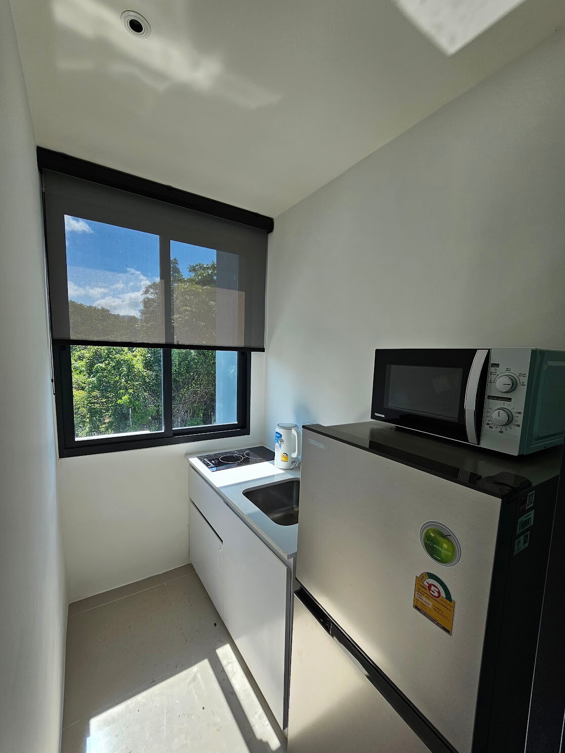 !*-Mountain View-*! Studio Corner Apartment 801