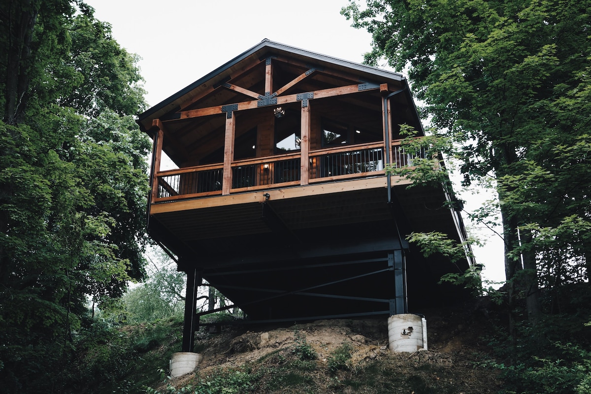 Luxury Treehouse Cabins over Salt Creek - Cabin 1