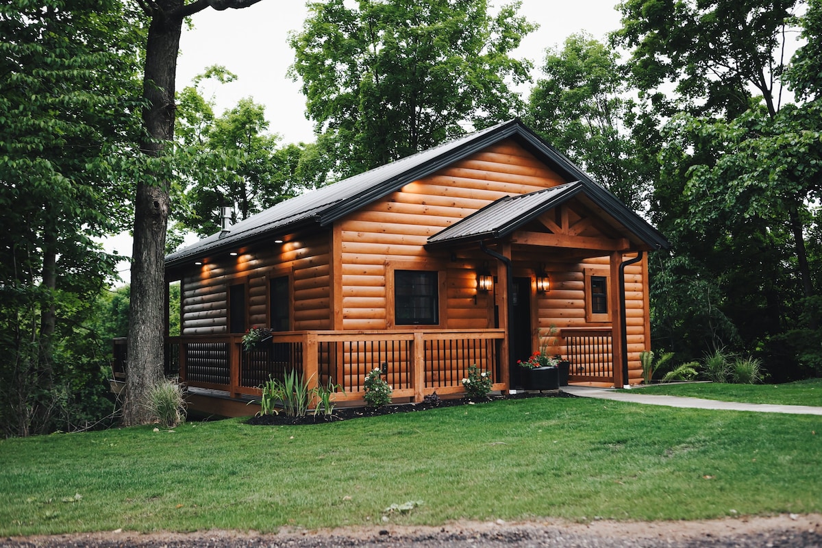 Luxury Treehouse Cabins over Salt Creek - Cabin 1