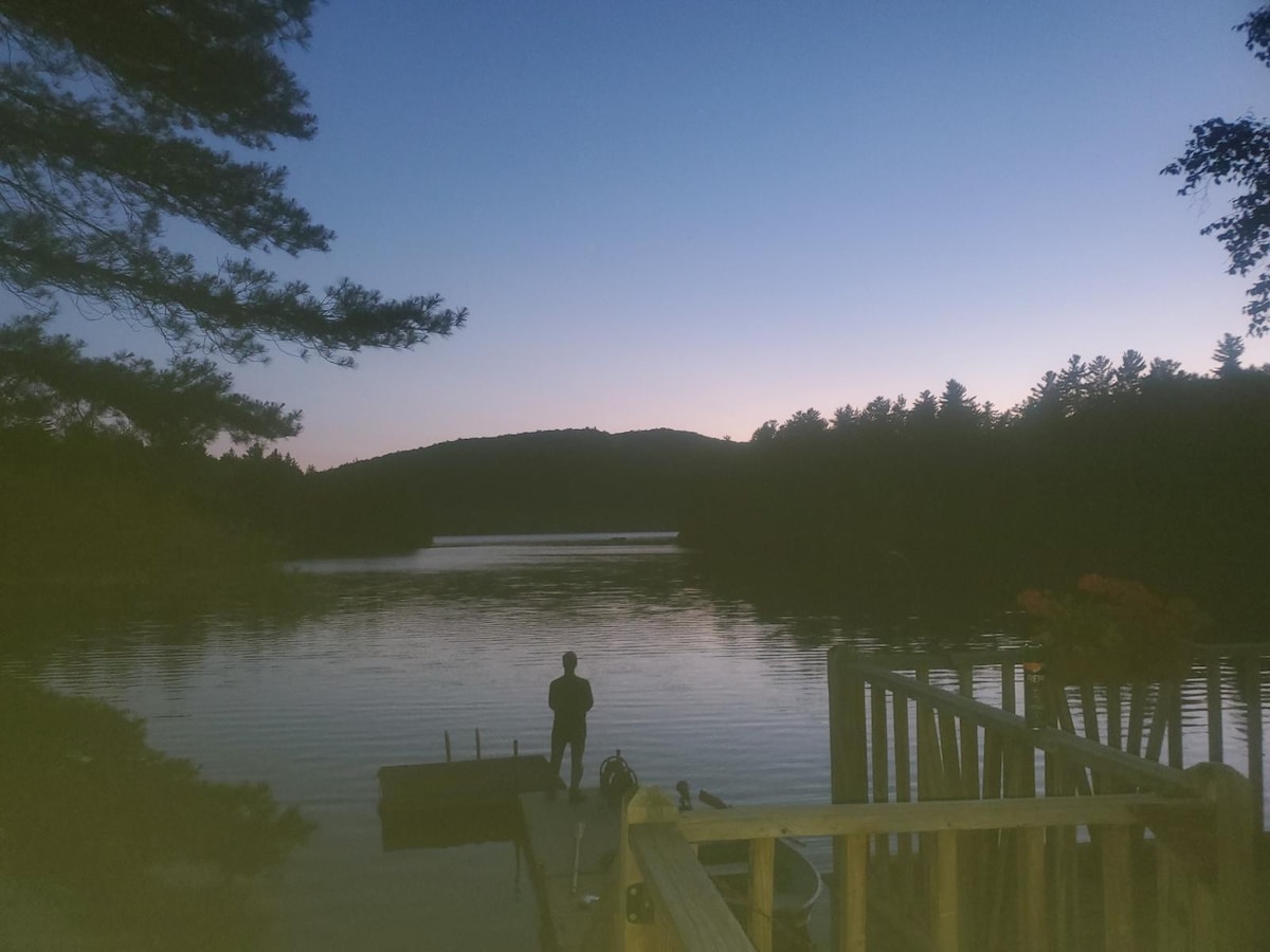 Lakefield Cottage - Lake Front, Vermontville, NY