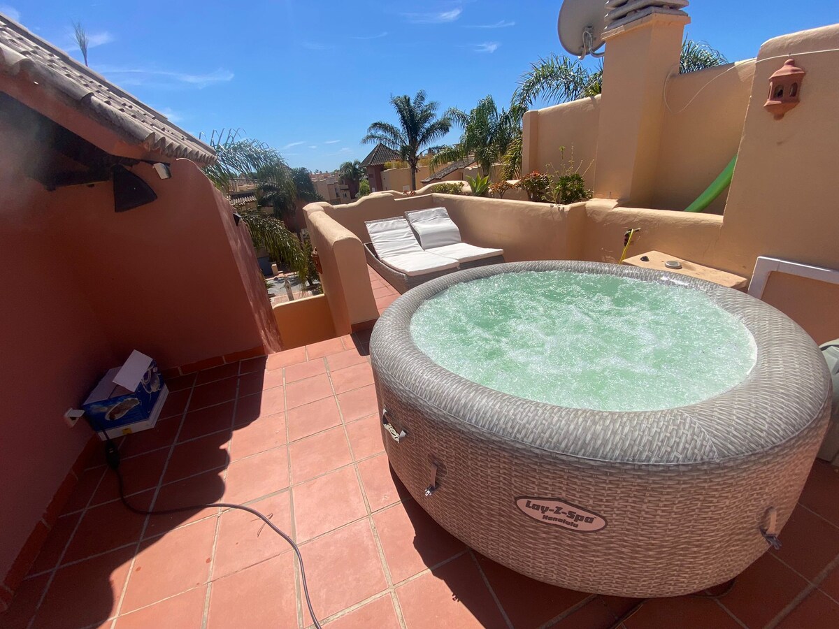 Amazing 4BR TownHouse with Jacuzzi and Big Terrace