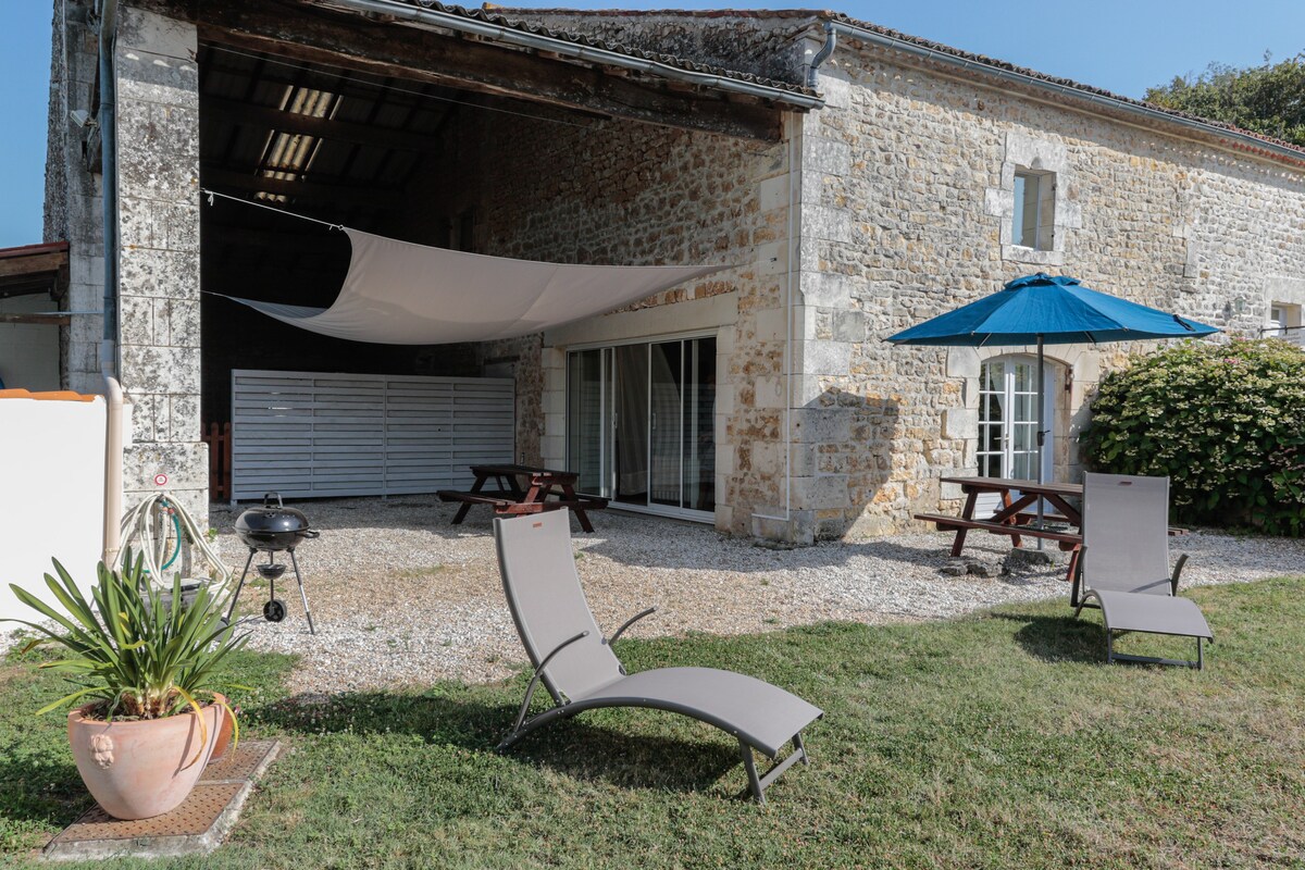 Le FEU, gîte de charme climatisé au sud de Saintes