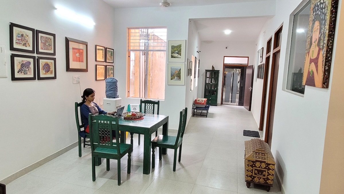 Niv Residency, New Delhi