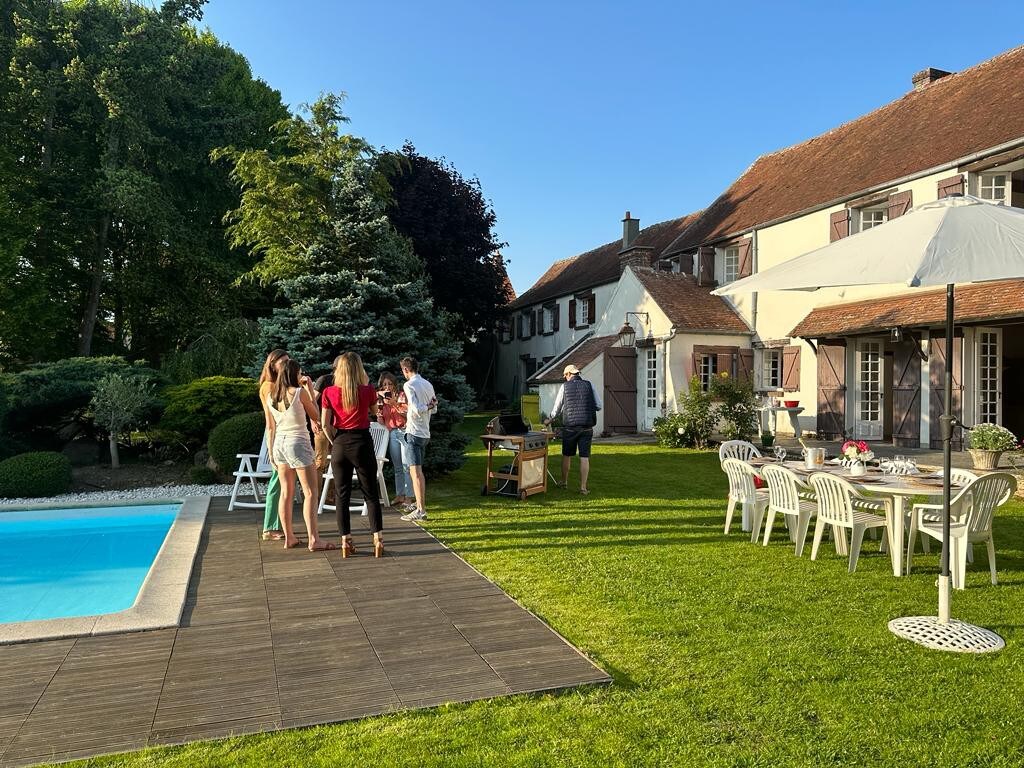 Magnifique longère briarde avec piscine chauffée