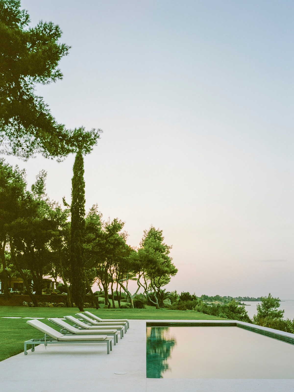 Beautiful seaside villa + pool