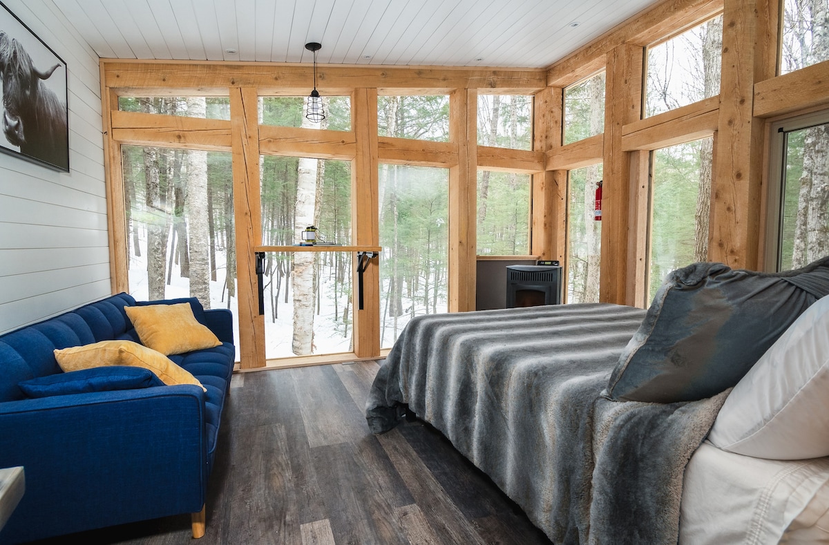 Three Cabins on Pond: Off-the-grid forest bathing