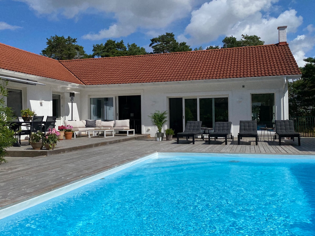 Pool villa close to the beach and nature reserve