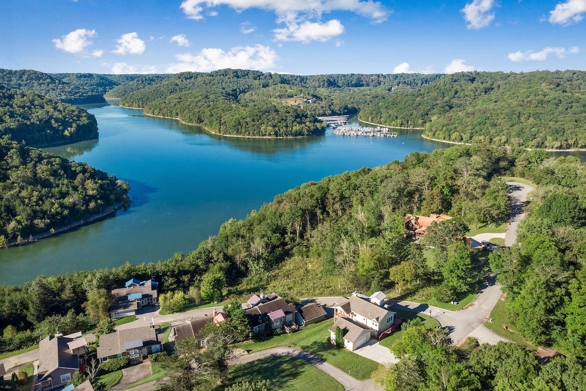 The Oakmont at Blue Water Bay at Center Hill Lake