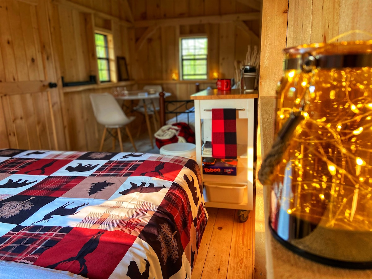 The Cardinal -secluded Tiny House Bruce Peninsula