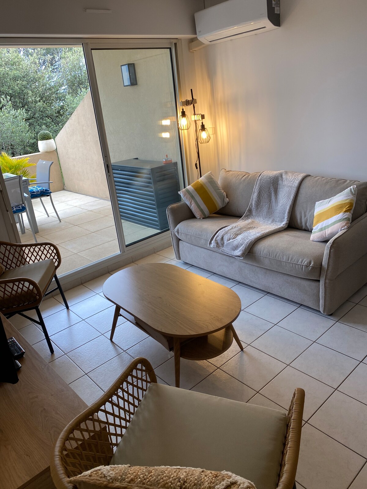 Cosy - Terrace with View of Mont Ventoux