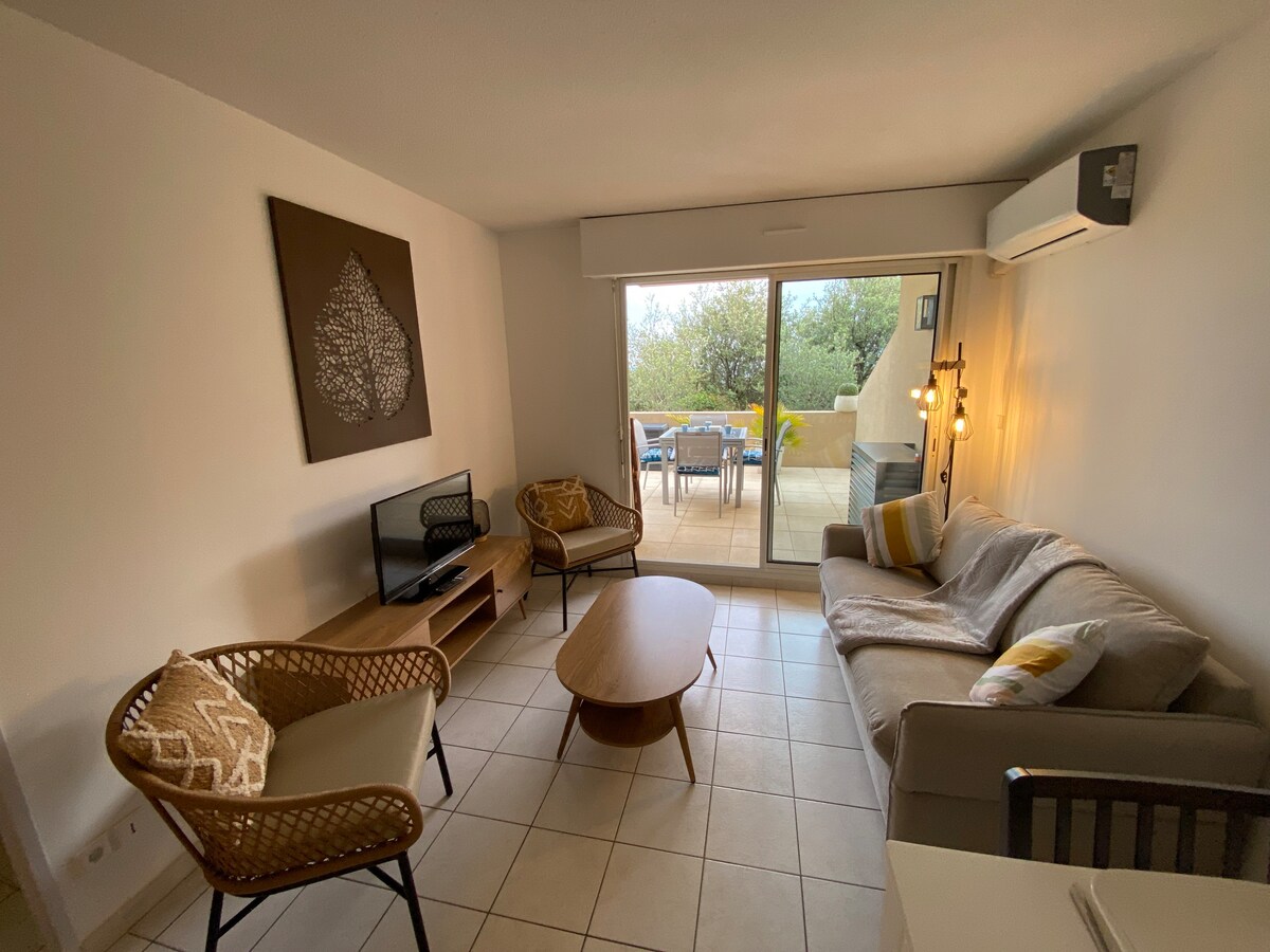 Cosy - Terrace with View of Mont Ventoux