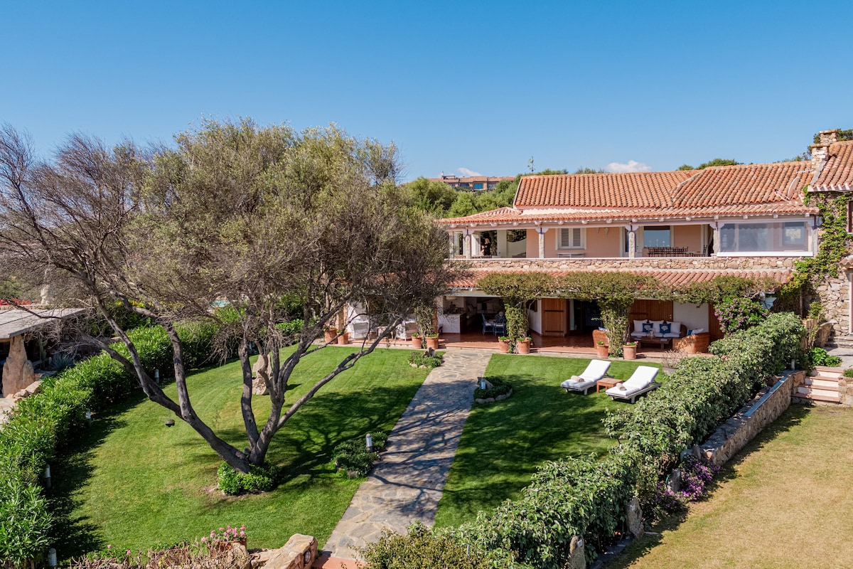 Villa Francesca, a single-story in Porto Rotondo