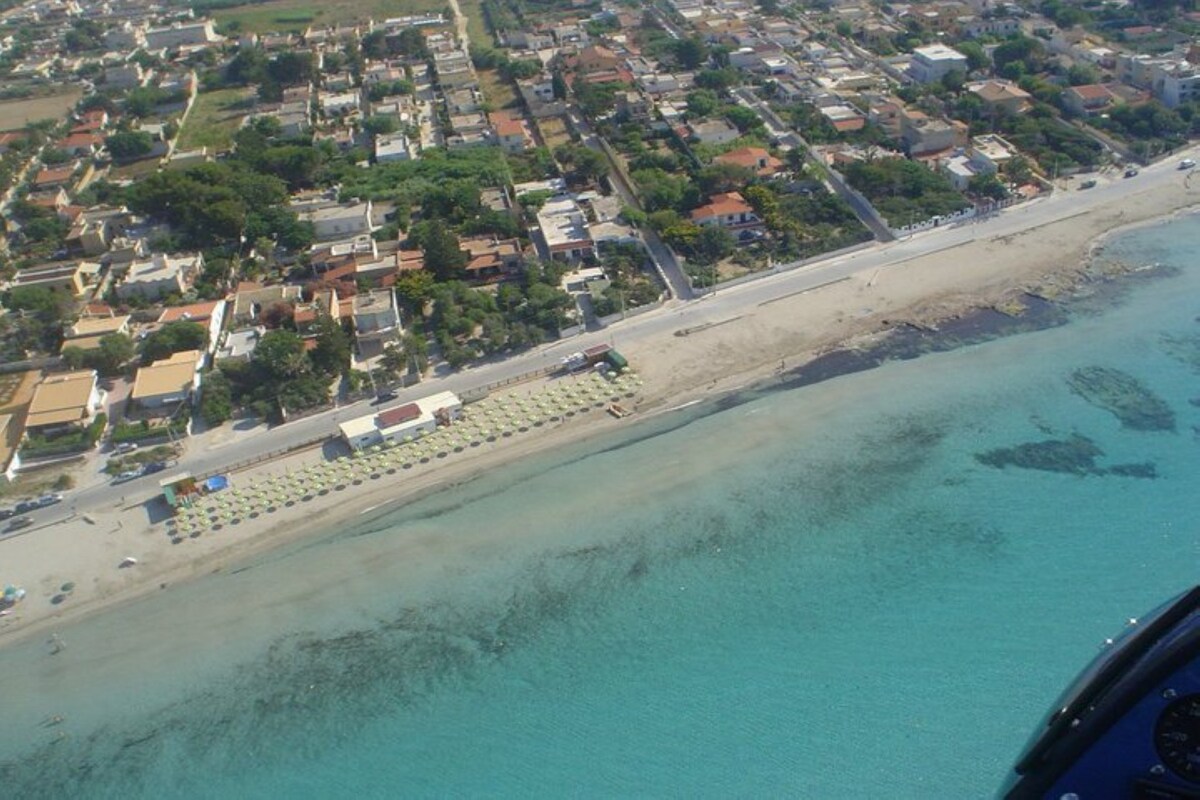 Villino Spiaggia, beach front, garden, parking, AC