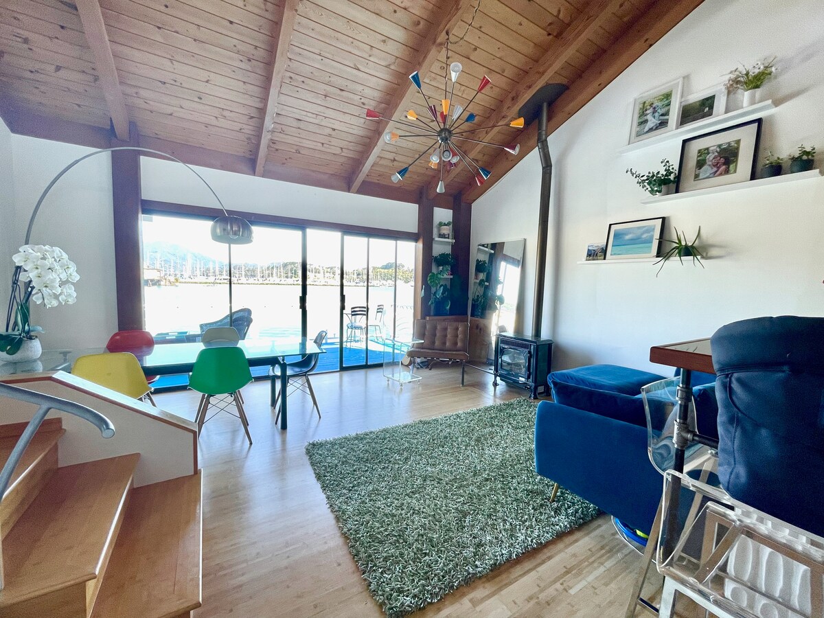 Gorgeous houseboat in Sausalito